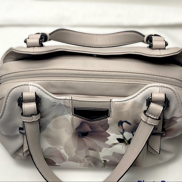 Simply Vera Vera Wang | Buena Satchel - Picture 13 of 13